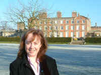 lady_of_manor3.jpg (74322 bytes)