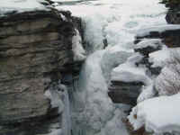 sunwumpta_falls.jpg (37786 bytes)