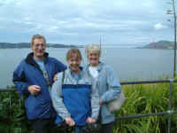 closes_bridge.jpg (34255 bytes)