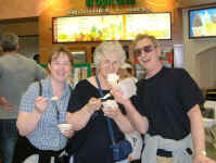 ice_creams.jpg (42178 bytes)